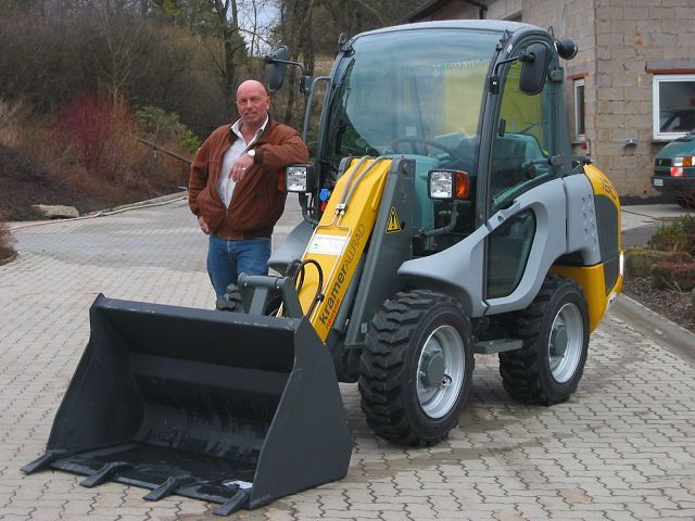 Wypożyczalnia Przeźmierowo Miniładowarka ładowarka Avant Bobcat Laweta