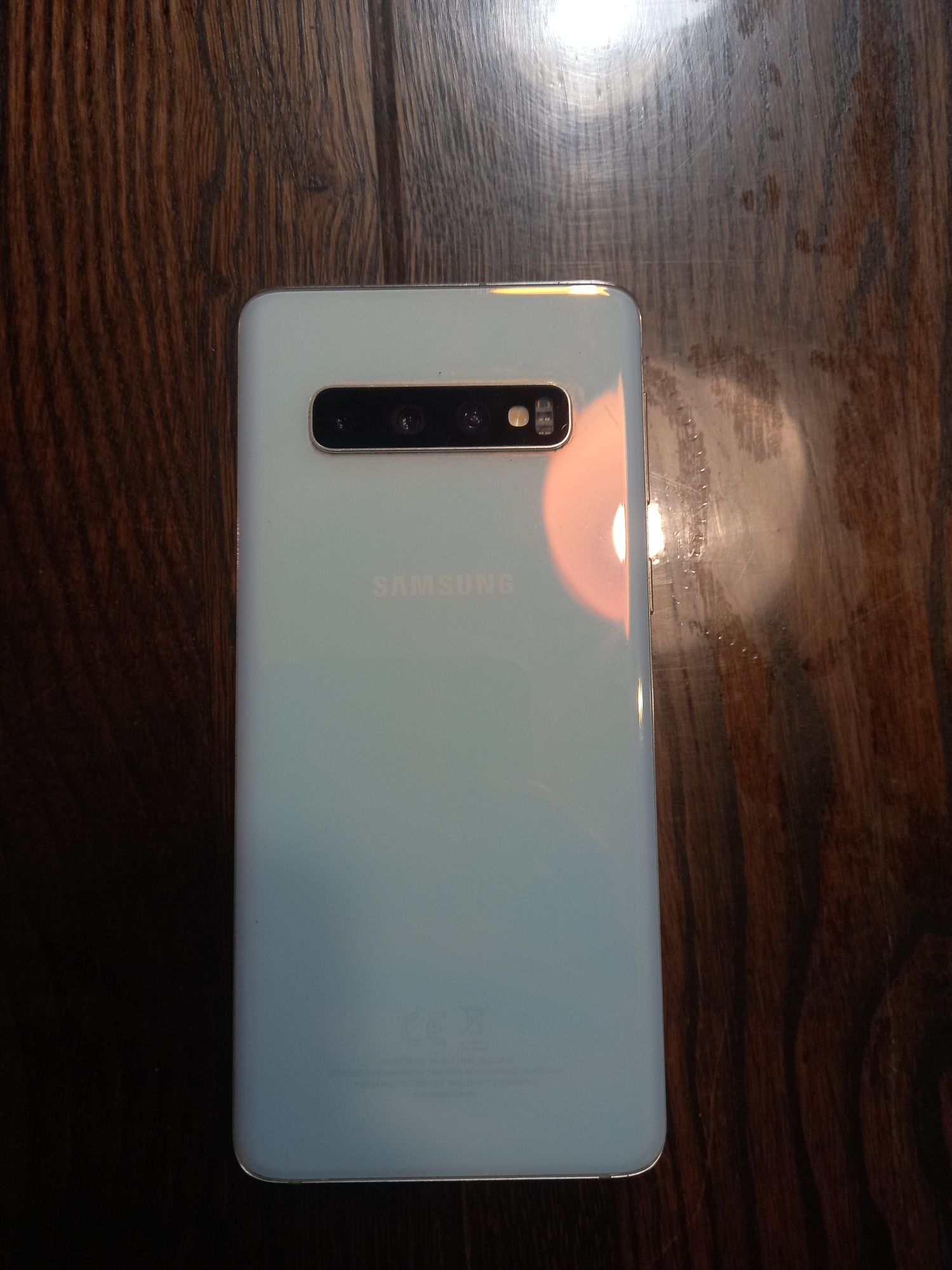 Pilnie sprzedam Samsung s10         .