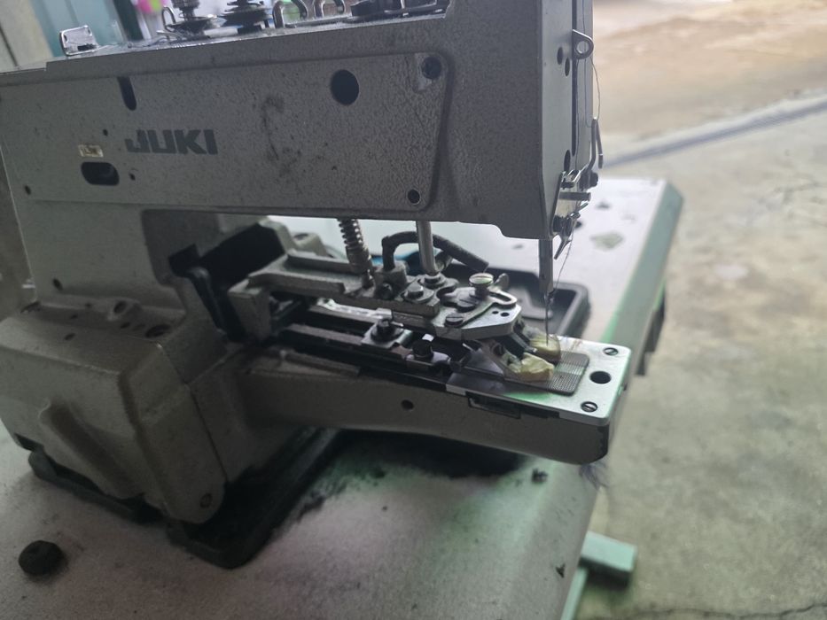 Máquina pregar botões