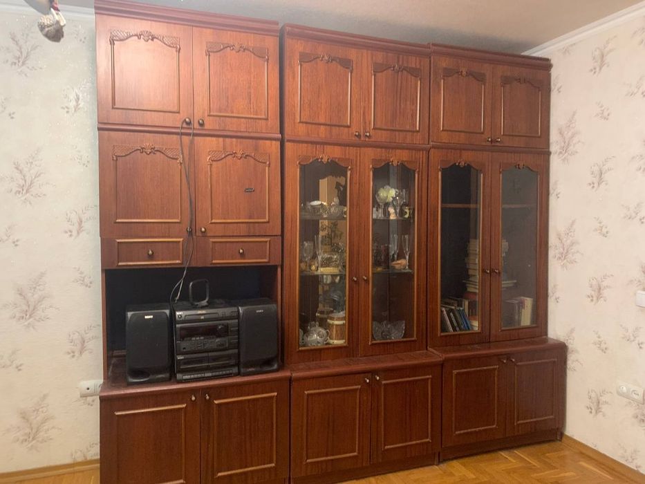 Продам мебель в хорошем состоянии все вопросы по телефону +38066835343