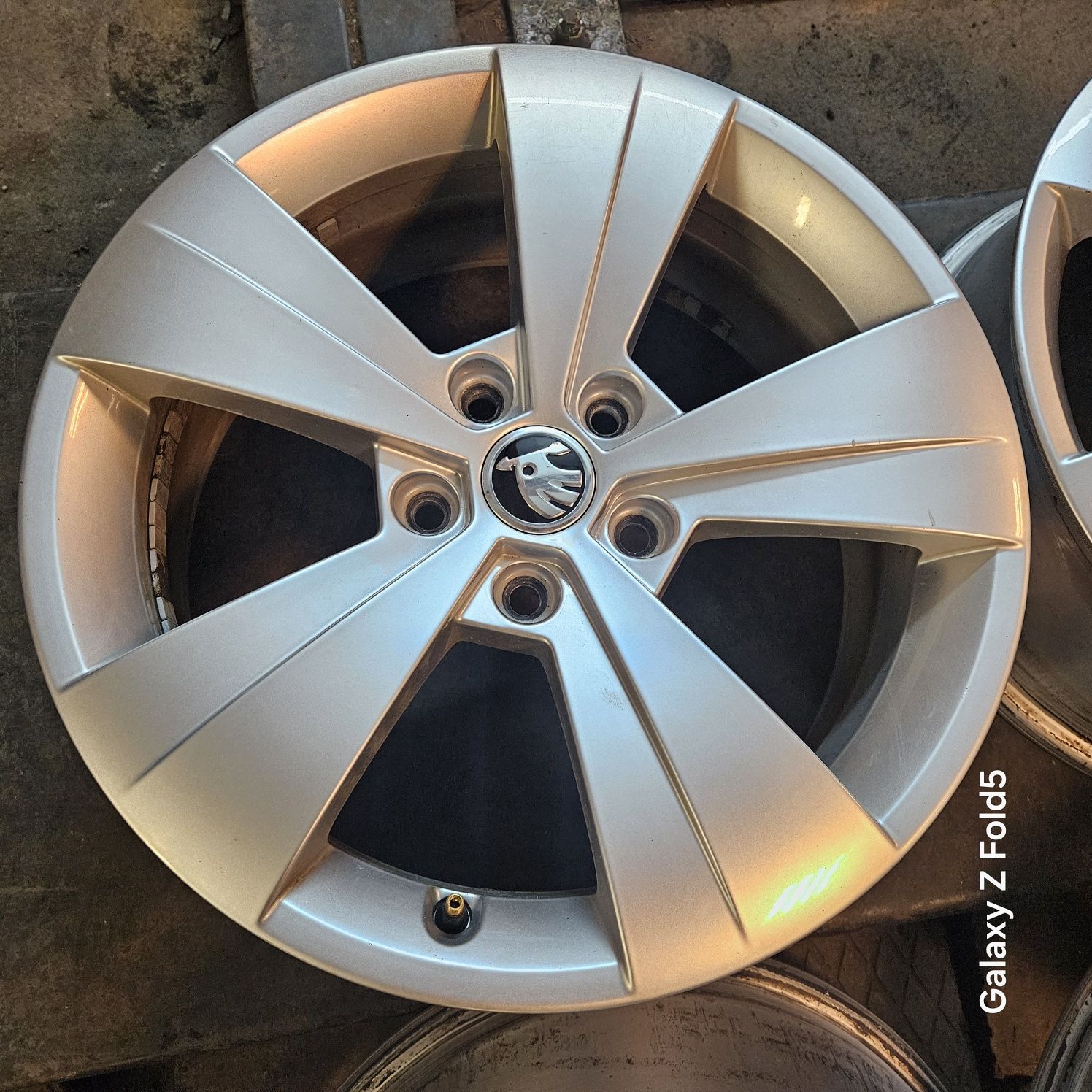 Alufelgi 17 Skoda Octavia Yeti Karoq Kodjaq Superb VW Seat 5x112 ET41