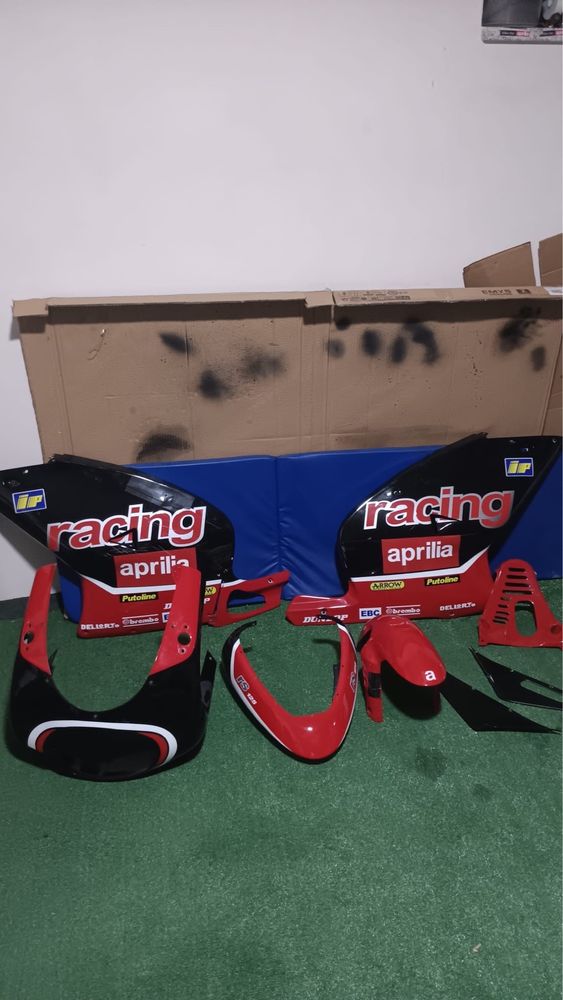 Carenagens aprilia rs 125 para restaurar.