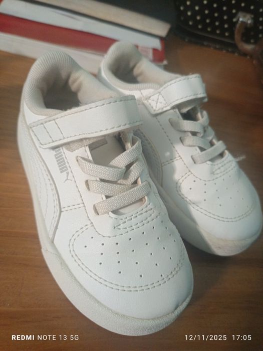 Vendo sapatilhas de bebe