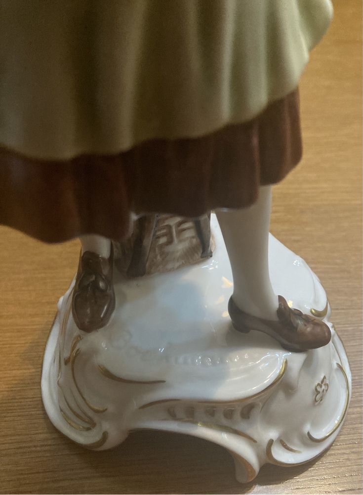 Estatueta Goebel-Bochmann em porcelana de 1971 como nova