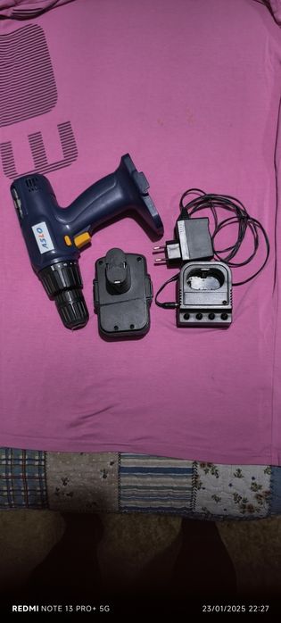 Máquina de Parafusar a Bateria Como Nova