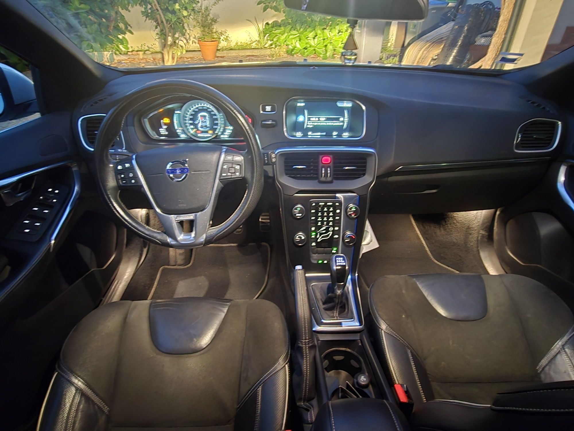 Volvo v40 Rdesign 2.0