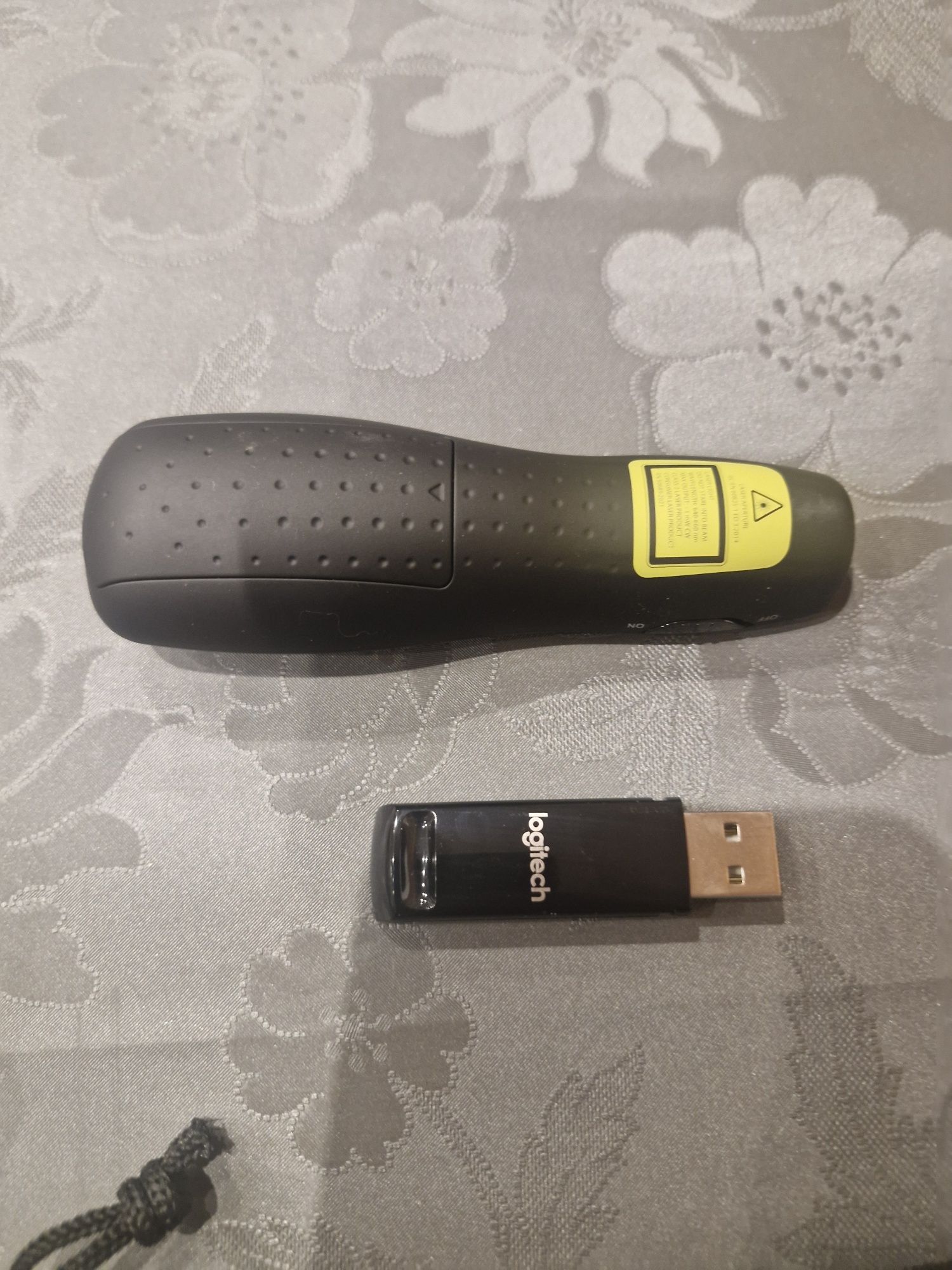 Zawieszone do 05.07.2025r Logitech r400 wskaźnik laserowy usb