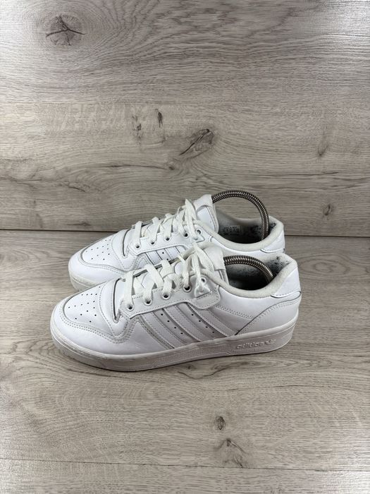 Adidas Rivalry чоловічі кросівки білі шкіра 40 розмір