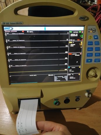 Монитор пациента um-300
