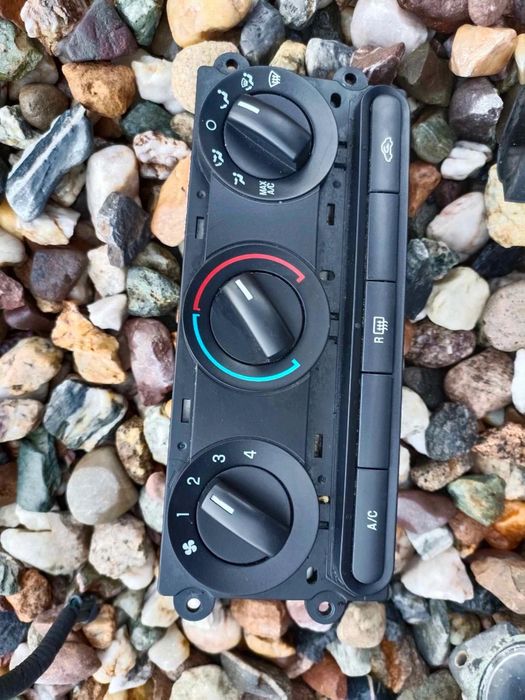 PANEL NAWIEWU STEROWANIA KLIMATYZACJI OGRZEWANIA WENTYLACJI STEROWNIK PRZELACZNIK  FORD TAURUS X MERCURY SABLE 8G13-19980-BA 2008 2009 2010 A/C Heater Climate Control Unit MODULE
