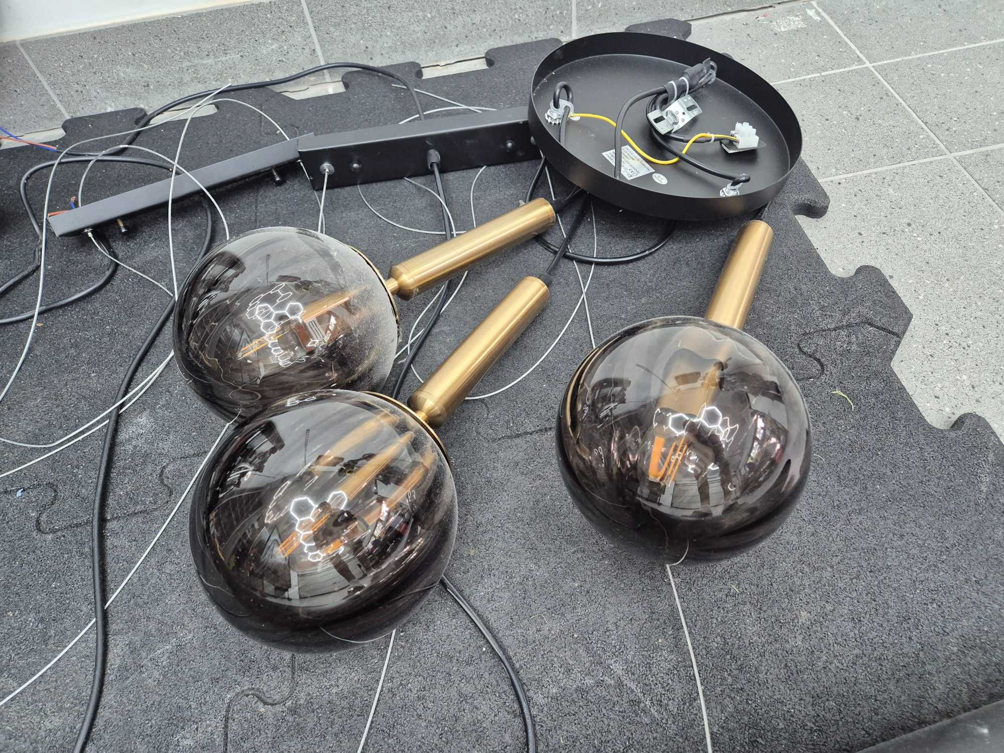 Lampy wiszące kule szklane