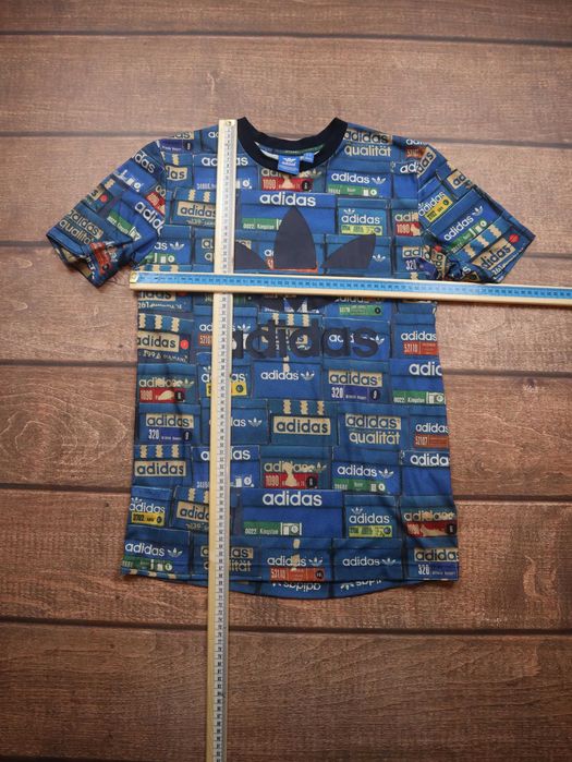 Adidas Originals Shoebox niebieska czarna koszulka z krótkim rękawem