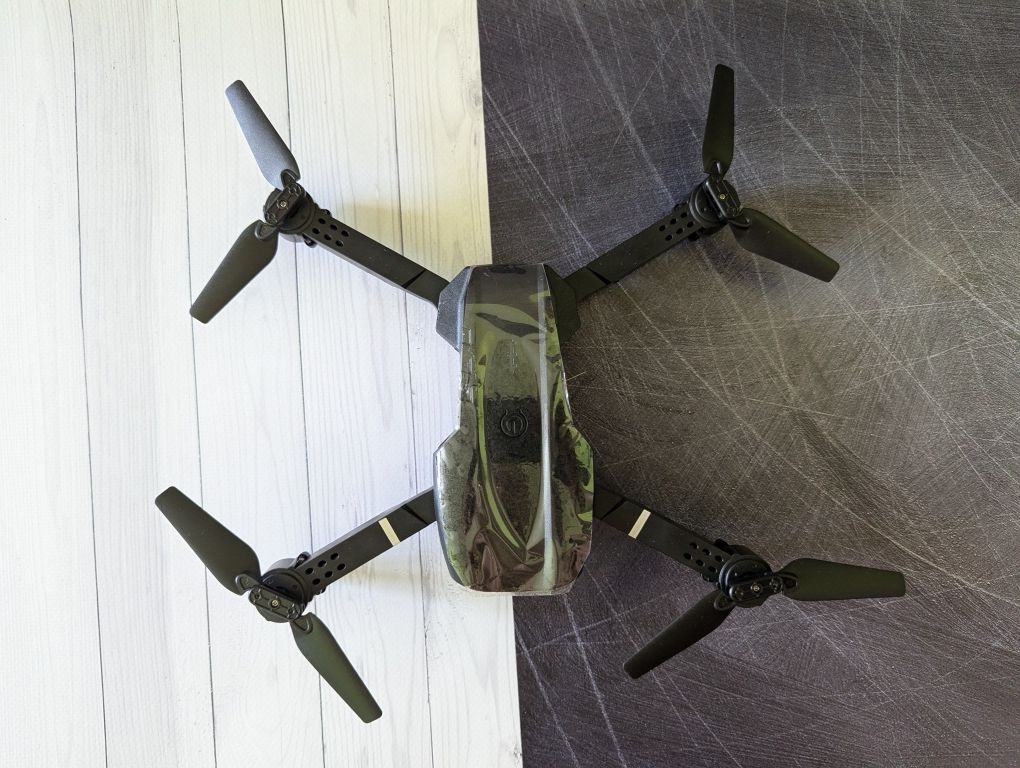 Квадрокоптер E99 pro, дрон з HD камерою, FPV, WI-FI,політ 18 хв