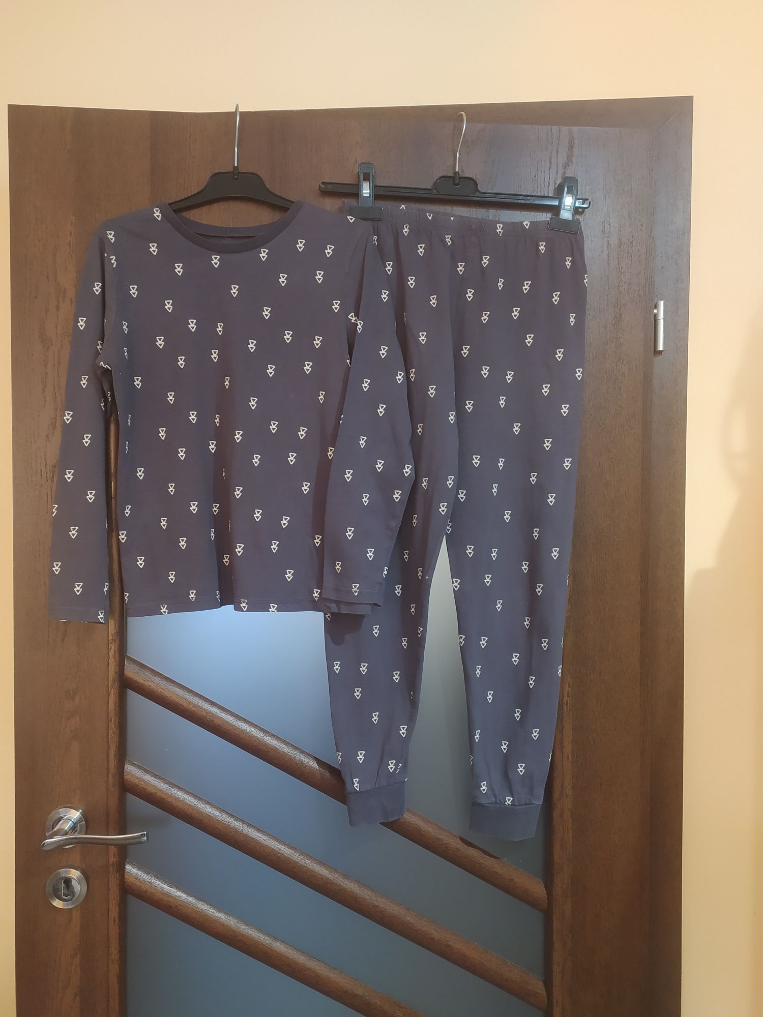 Piżama bawełniana komplet spodnie bluza elastyczna 140 146 dwuczęściow