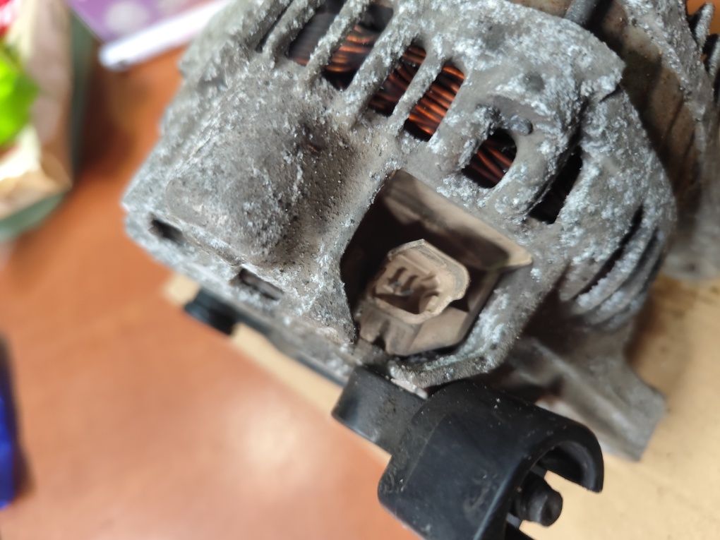 Alternator Citroen C4 Picasso C5 II 2.0 16V Peugeot 307 207
