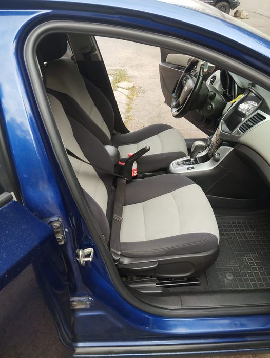 Продам своє авто  Шевроле Круз 1.8 АКПП