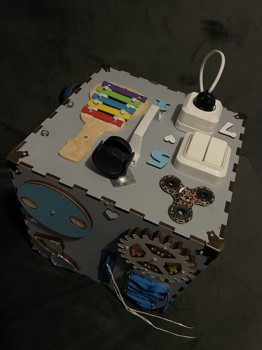 Бізікуб 30х30