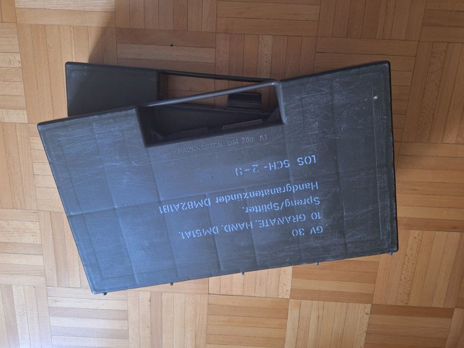 Skrzynki po granatach