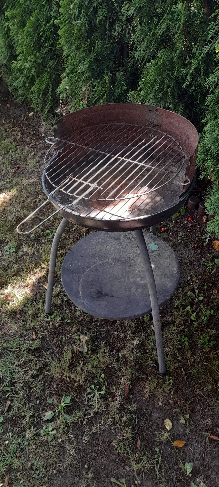 Grill tradycyjny na węgiel drzewny