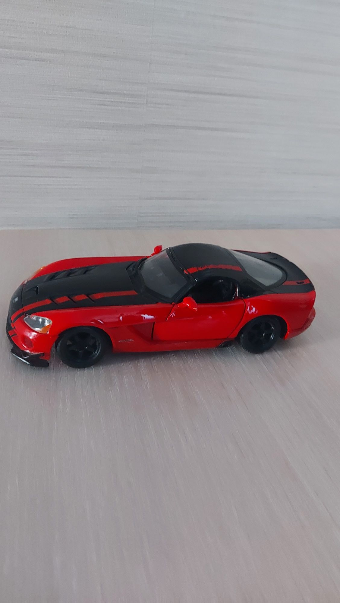 Металева машинка 17 см dodge motor max viper 10