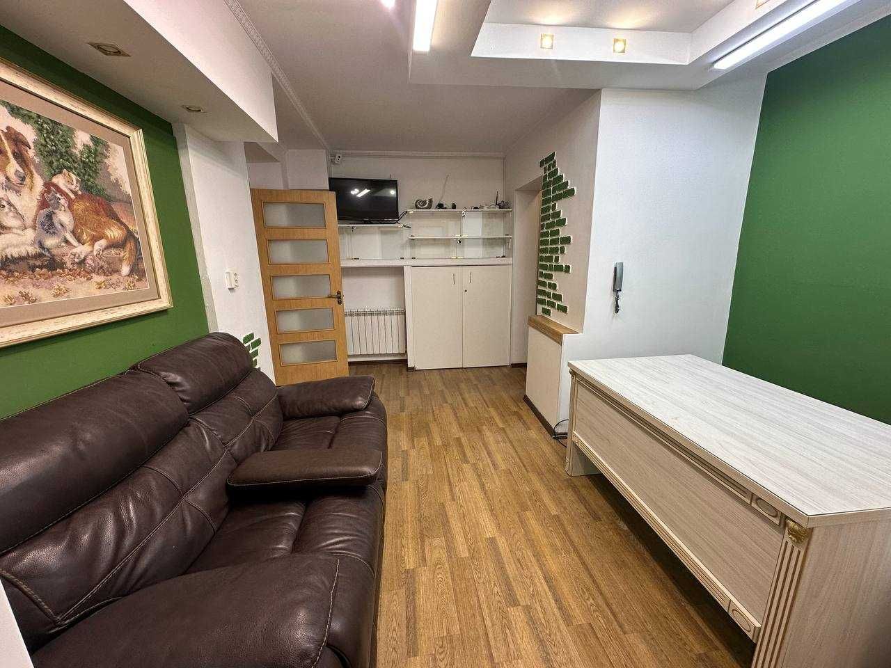 Продам приміщення 38,3 м2 в центрі вул. В.Мономаха Ремонт Меблі