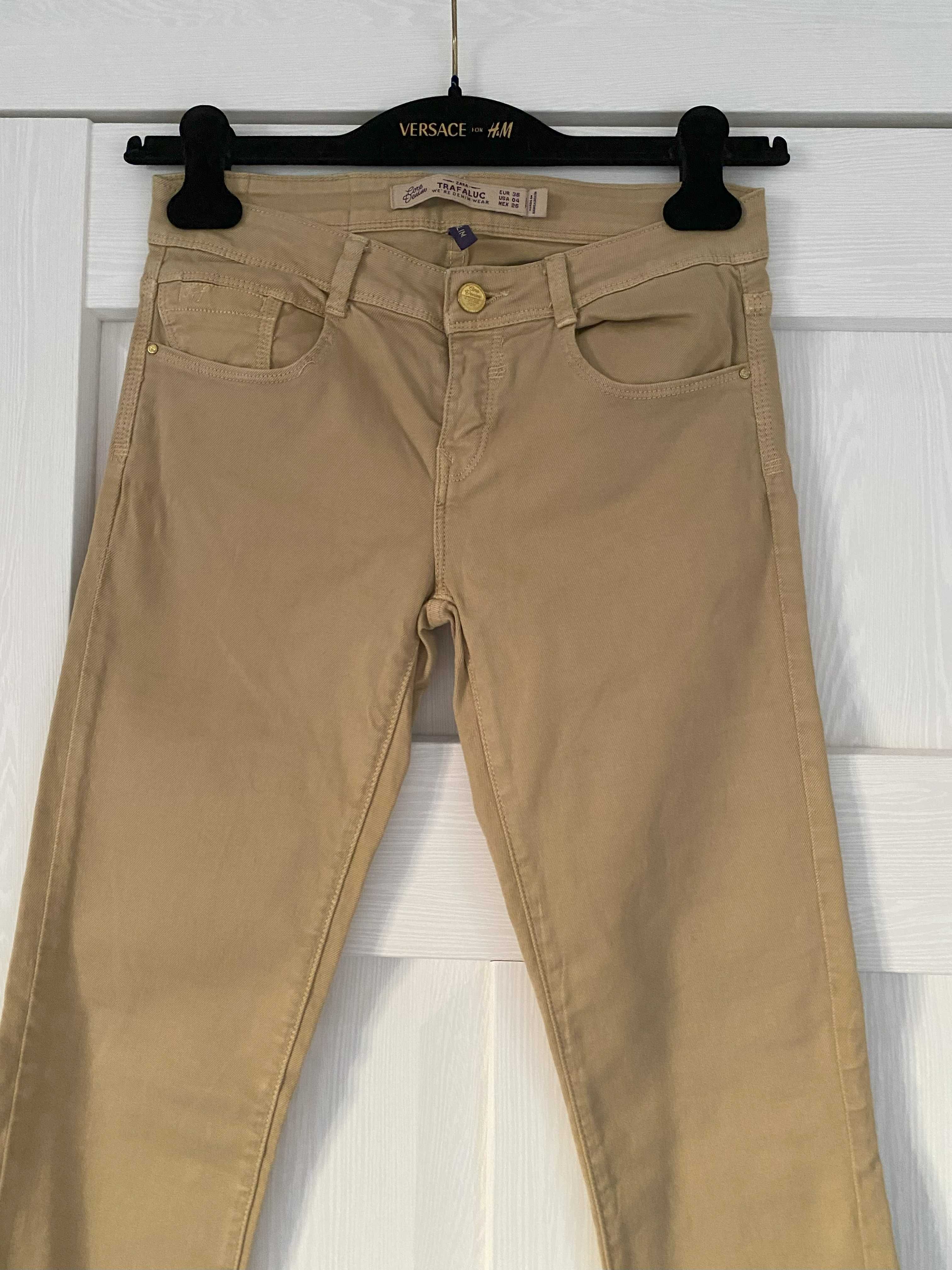 Stylowe spodnie damskie Zara beżowe jeansy rurki XS