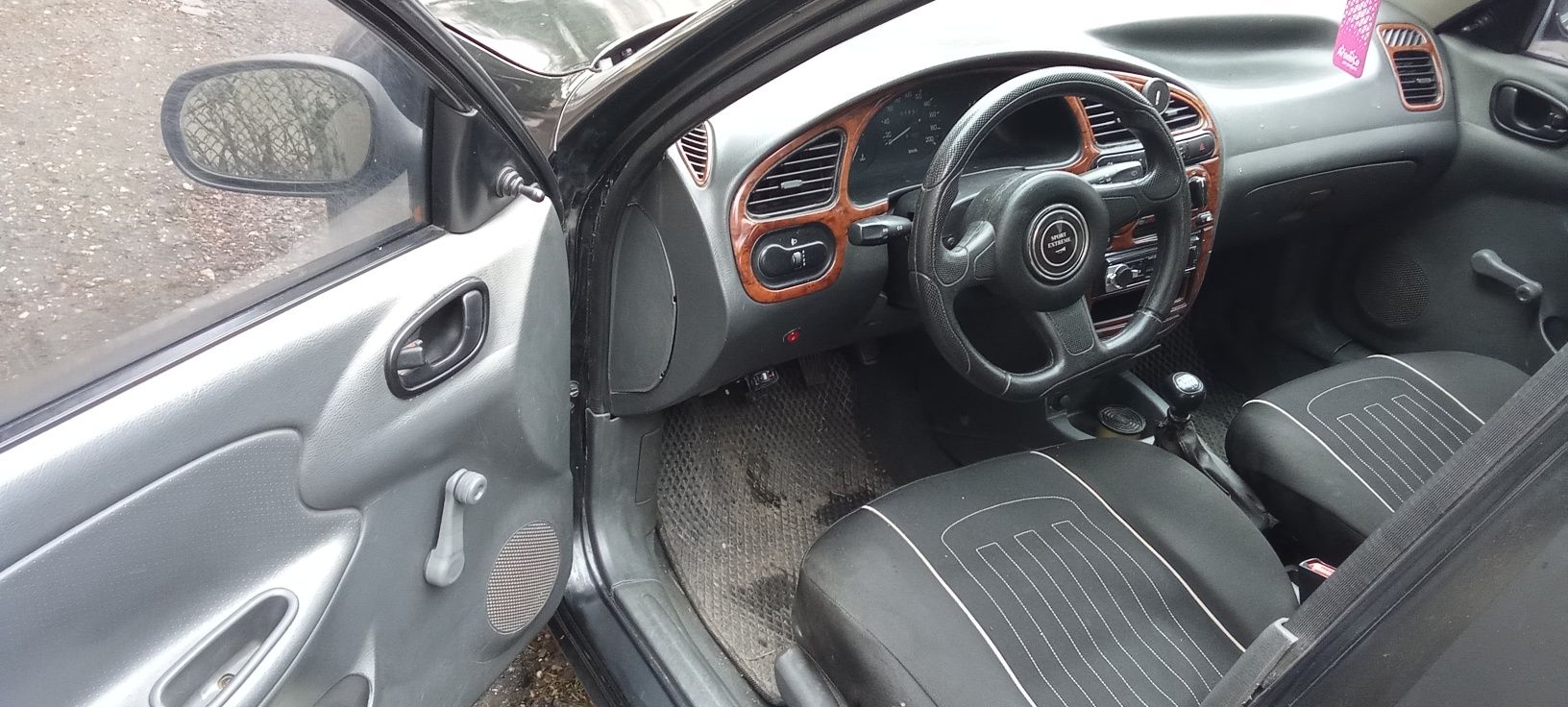 Автомобіль продаж