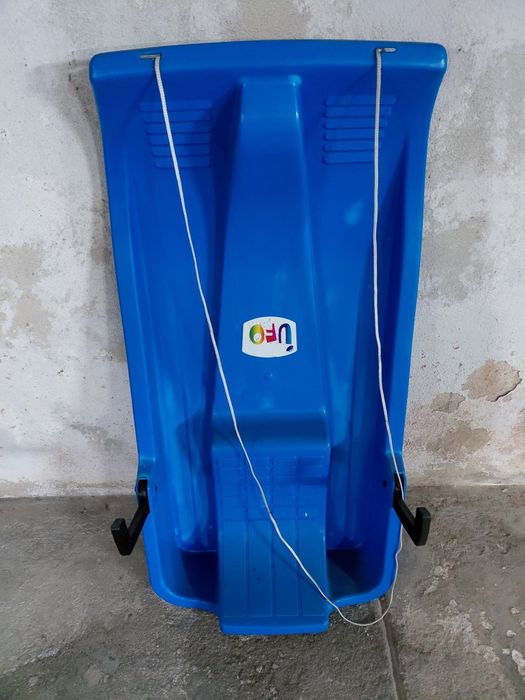 Trenó para neve em otimo estado