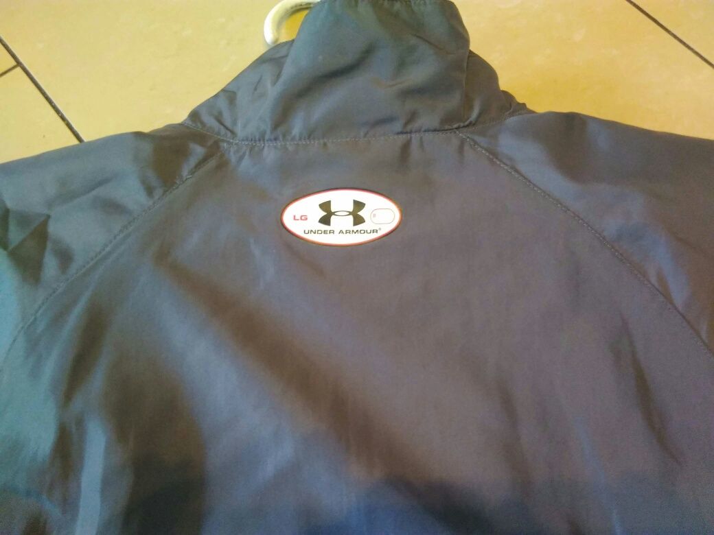 Under Armour Loose Szwedka z USA