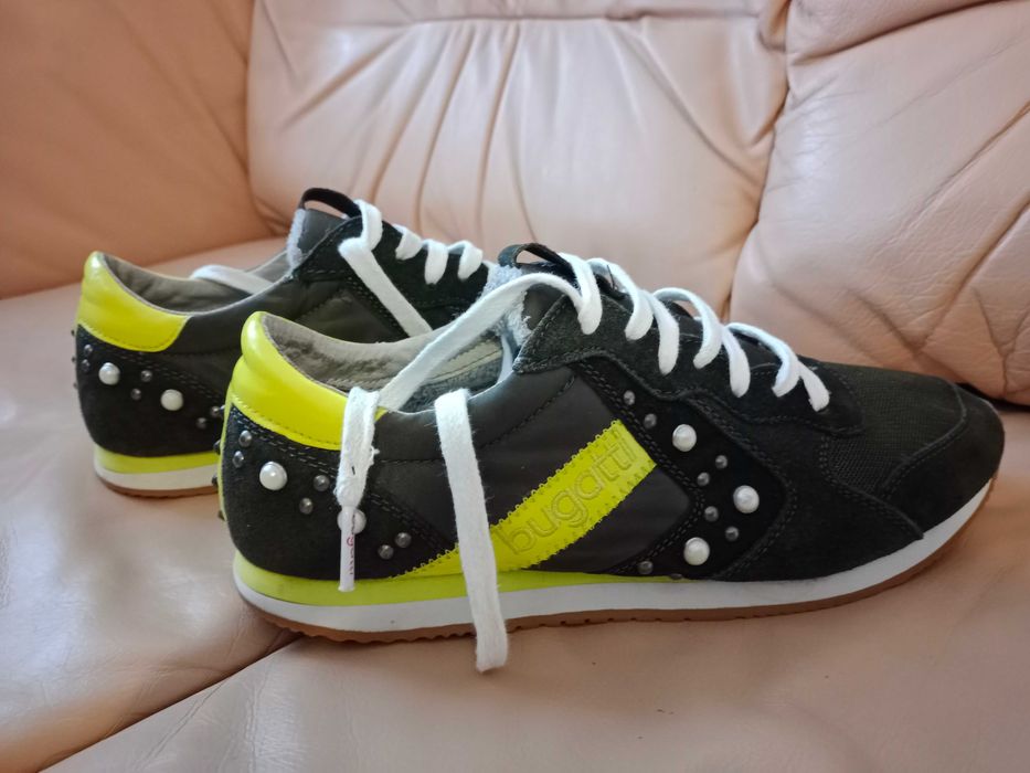 Buty sportowe halowe damskie Bugatti  rozmiar 41 /25.5