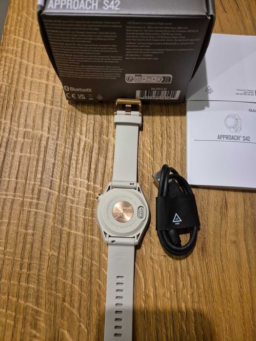 Zegarek Garmin Approach S42 GPS różowo złoty, Nowy na gwarancji.