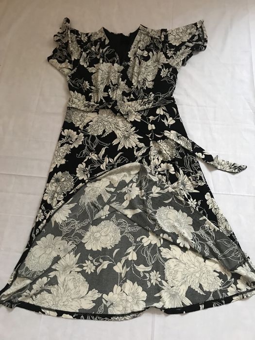 Sukienka używana -czarno-biala