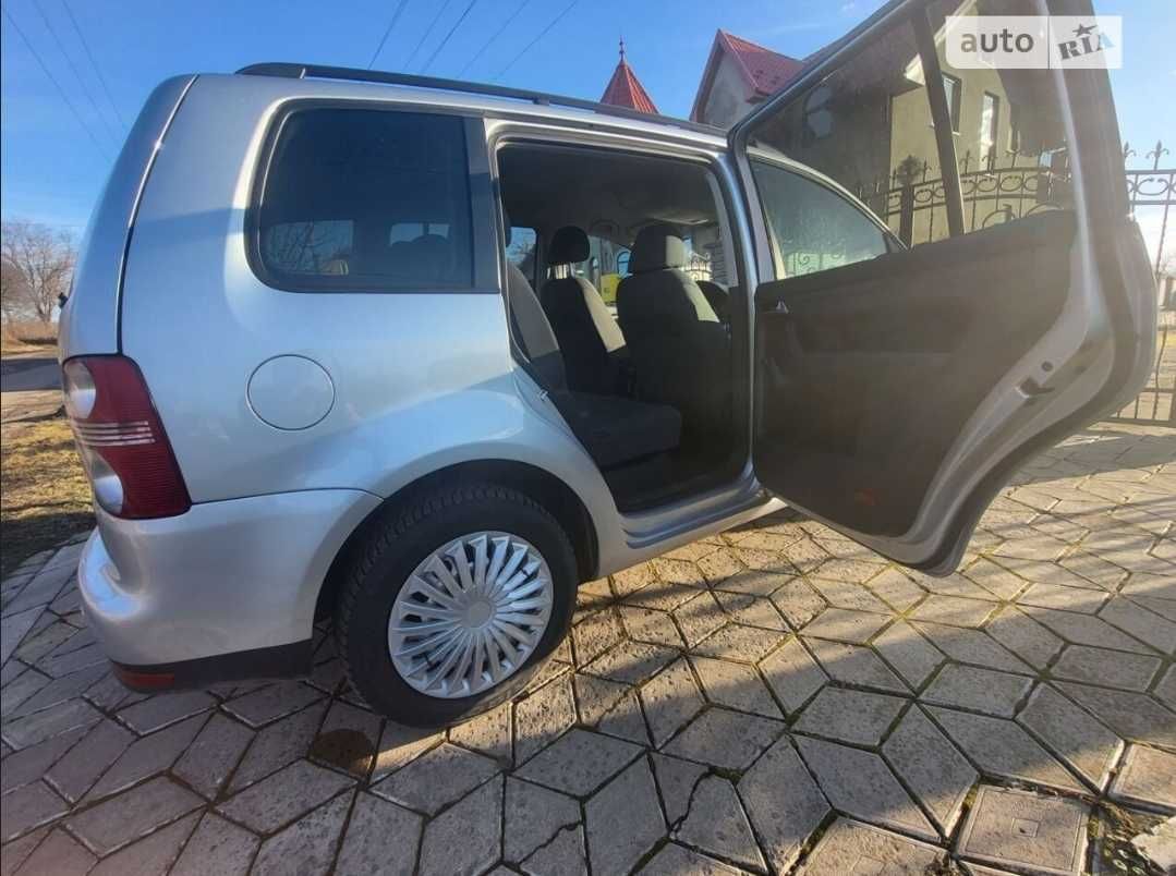 Volkswagen Touran 2007 рік