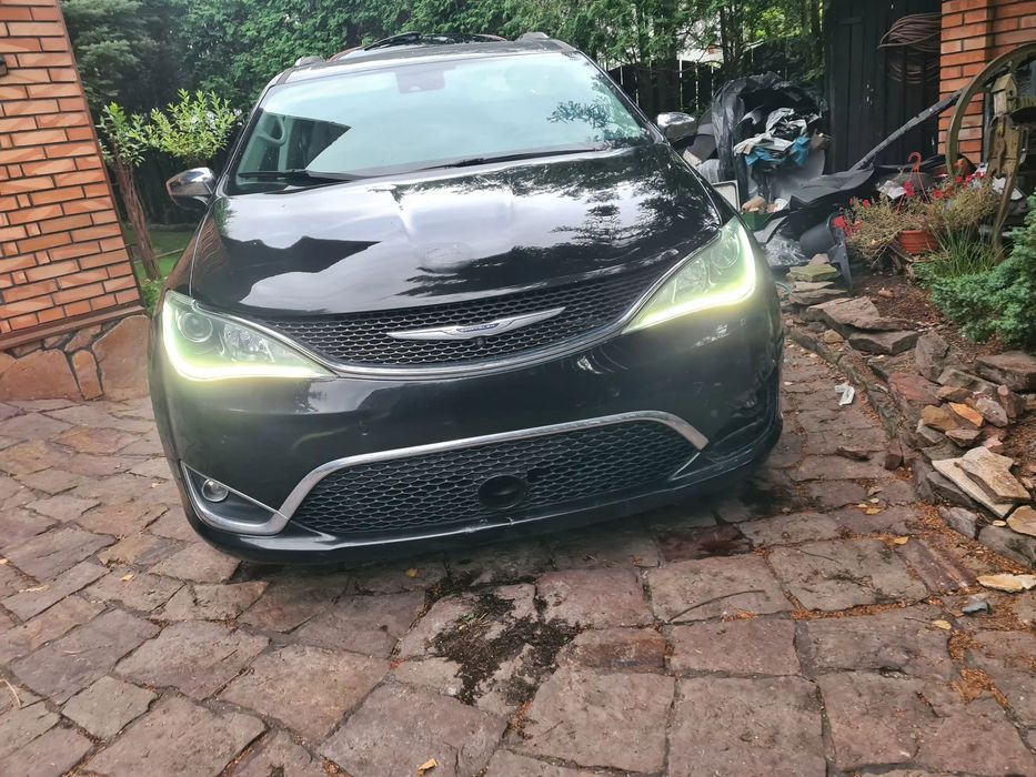 Chrysler Pacifica Pacyfica limited 360 kamery odkurzacz fuul