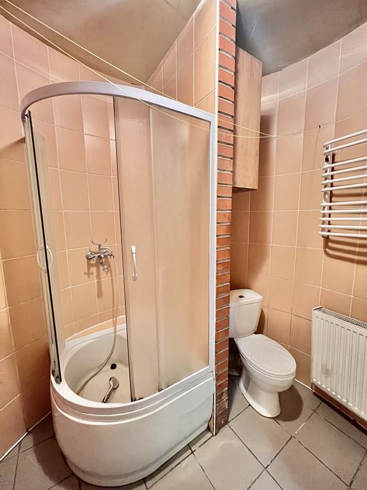 Здається частина будинку по Вул. Весела