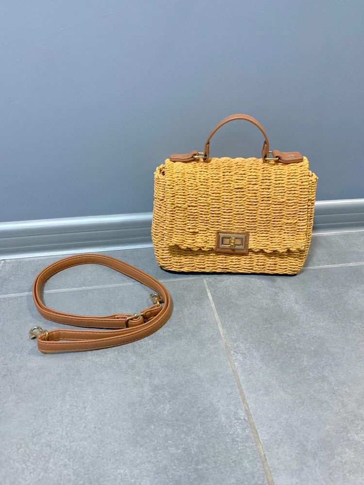 Женская, фирменная сумка Primark; жіноча, плетена сумочка (с ремешком)
