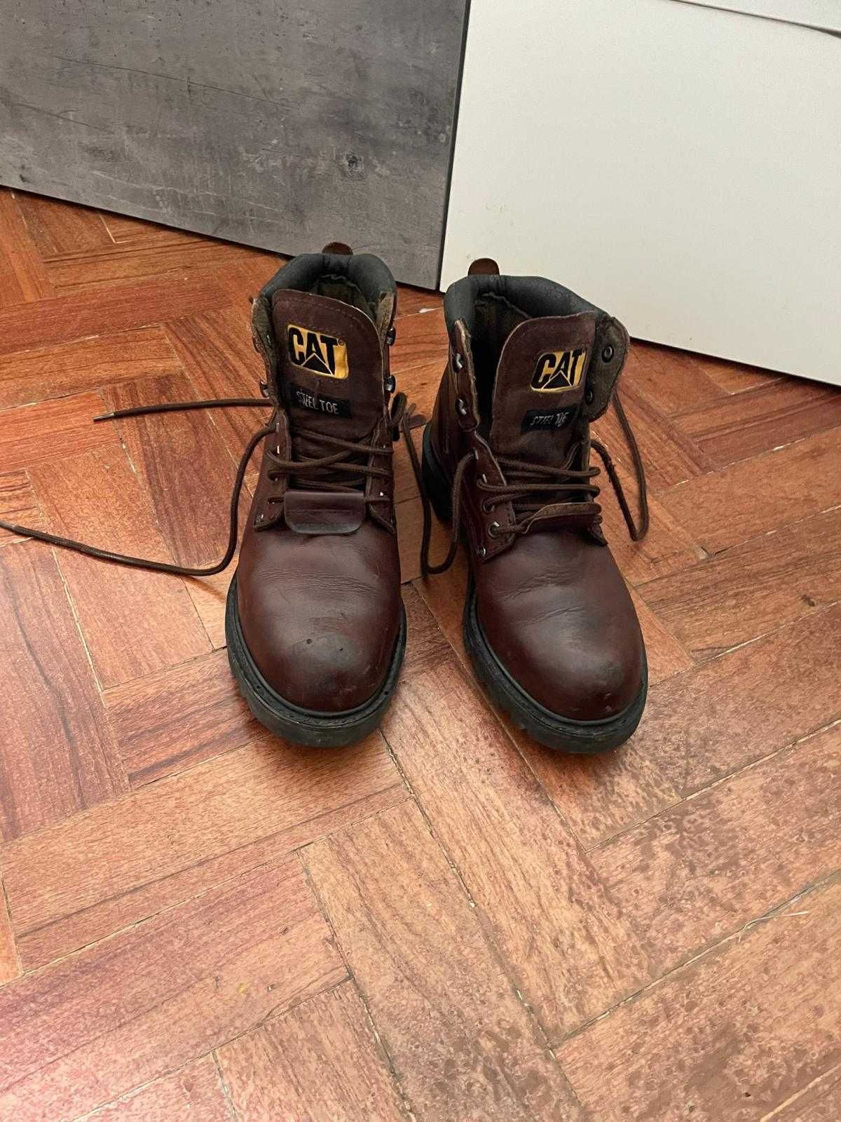 Botas Caterpillar com biqueira de aço 42