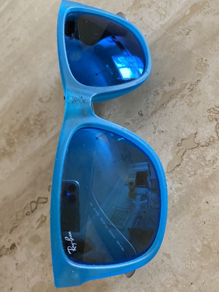 Vendo Oulos de Sol Ray-Ban espelhados