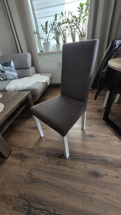 Zestaw krzeseł 4 plus 2 gratis