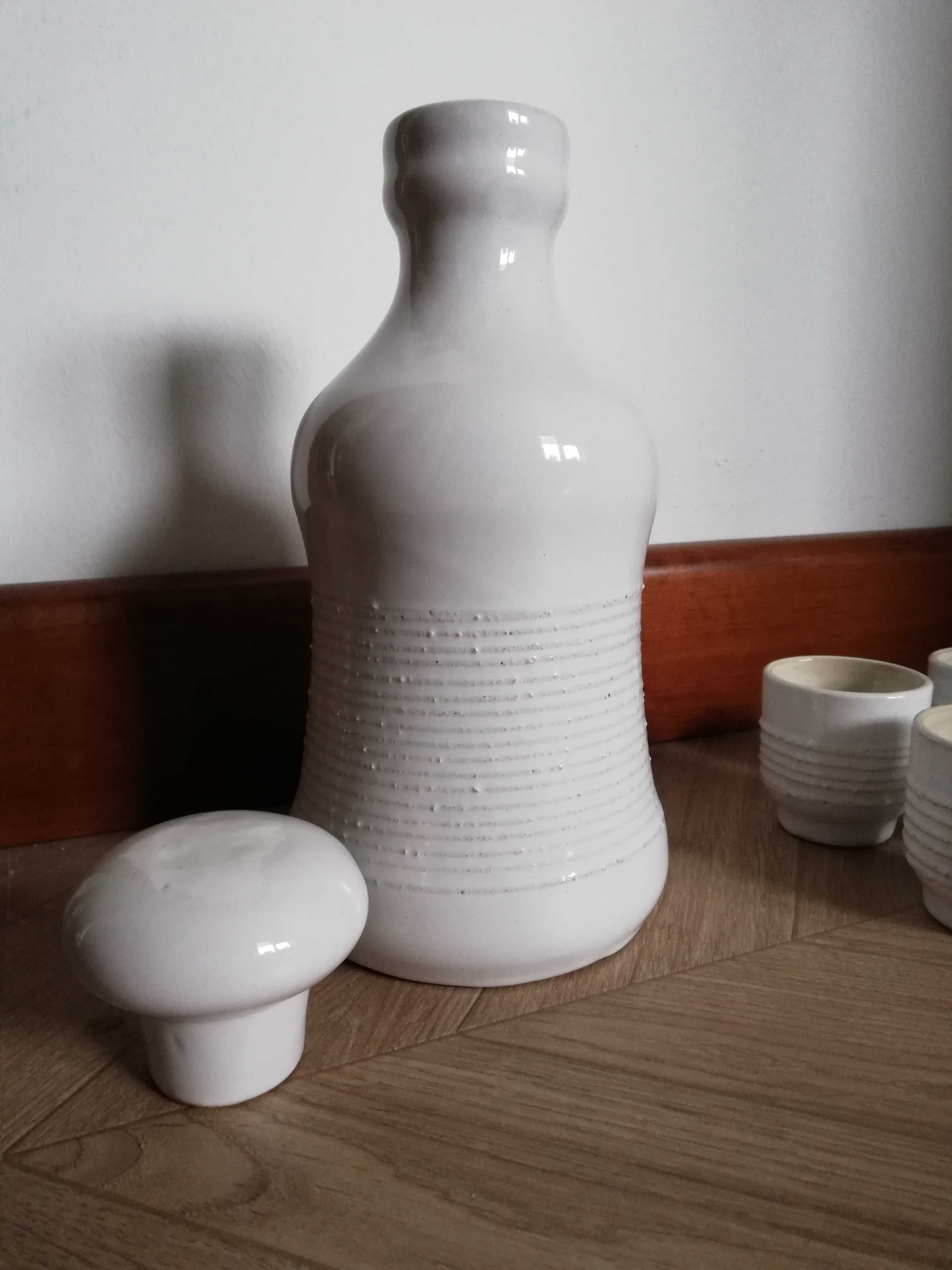 Karafka ceramiczna biała z korkiem Strehla + 6 kubeczków