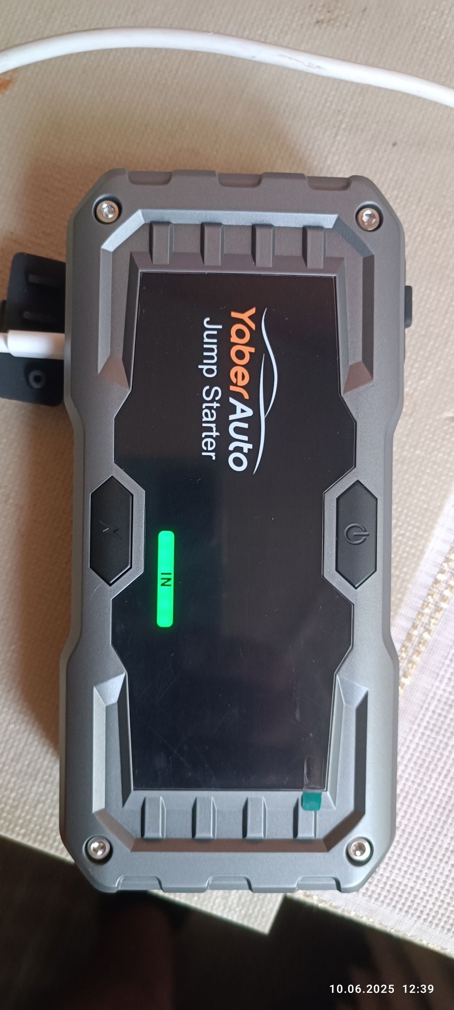 Power Bank jump starter 12 V Yaber Auto 4000A pojemność 21800ah