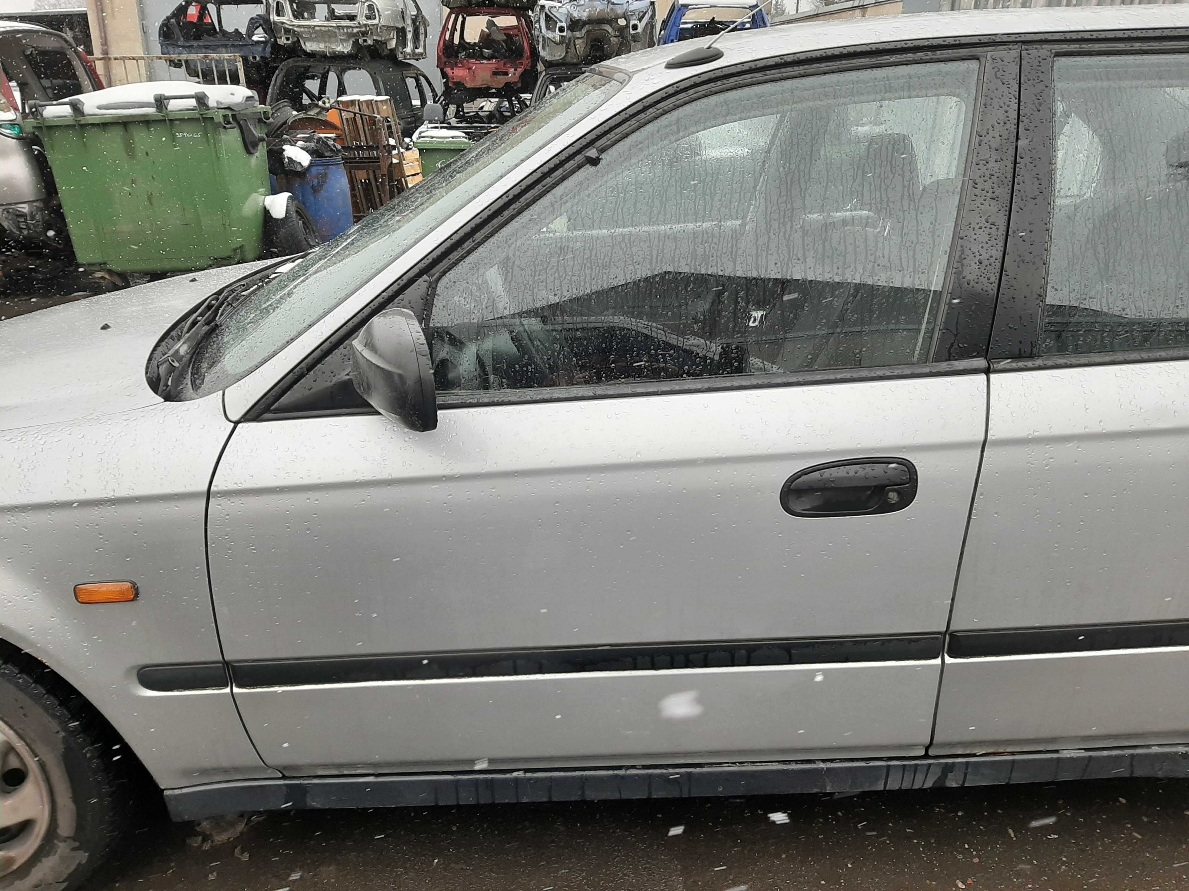 HONDA CIVIC 1.5i  1996r 4D Sedan.Drzwi przednie