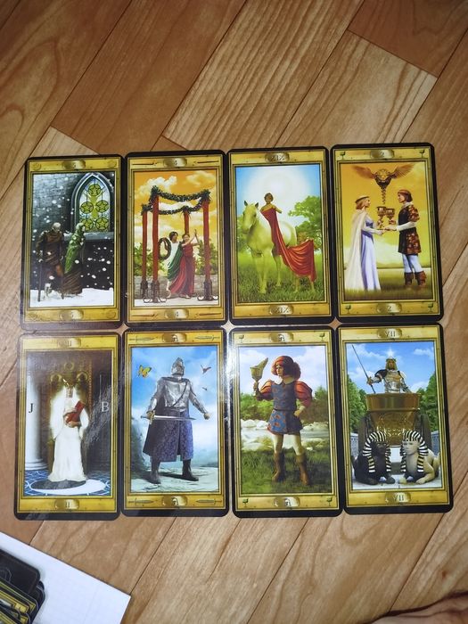 Колода Таро "Універсальний ключ" (глянцева ламінація) + мішечок