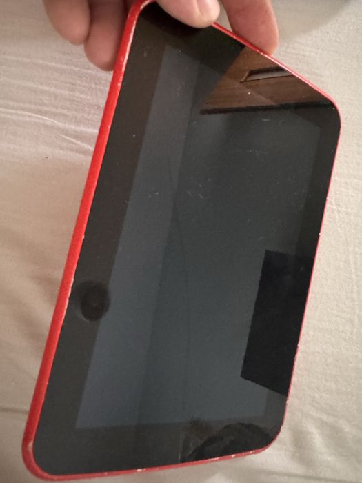 Tablet hudl widoczny an zdjeciach