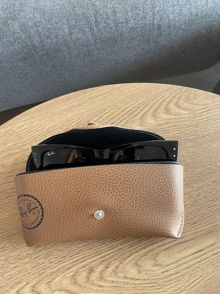 Oculos rayban pretos, pouco usados