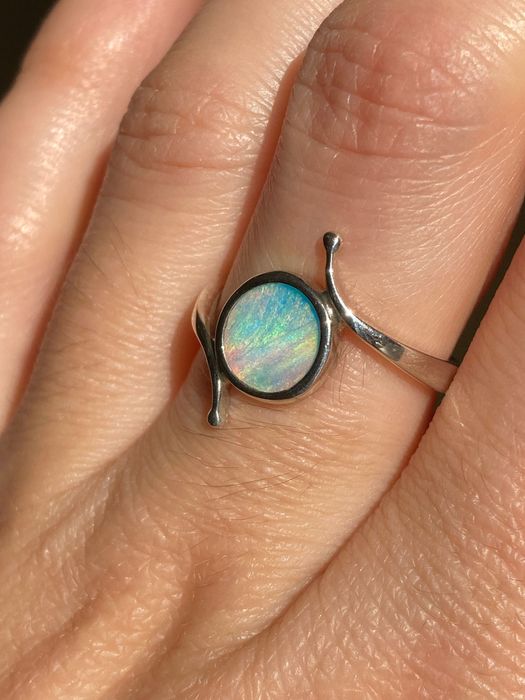pierścionek z naturalnym australijskim opalem (błękit-róż)