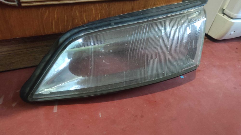 Фара стекло фары opel Vectra b 941003a0