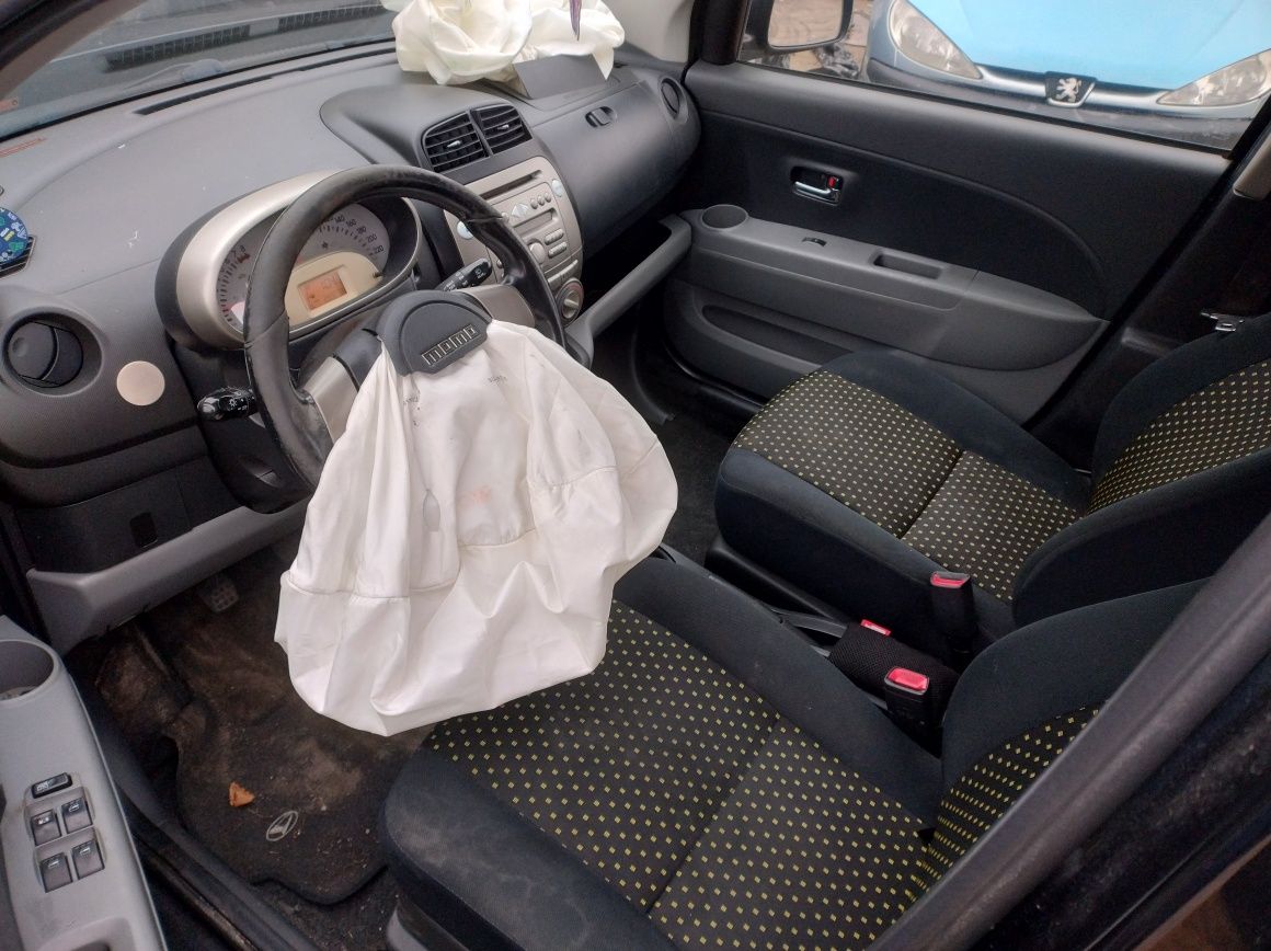 Daihatsu Sirion II Wersja Momo 1.3b 16v 08r Lak.X07 Części Wysyłka