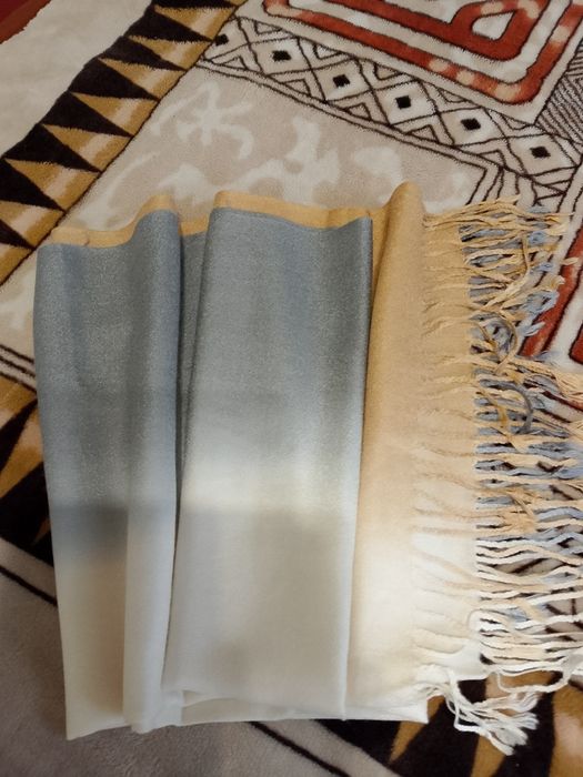 Продам шарф-палантин