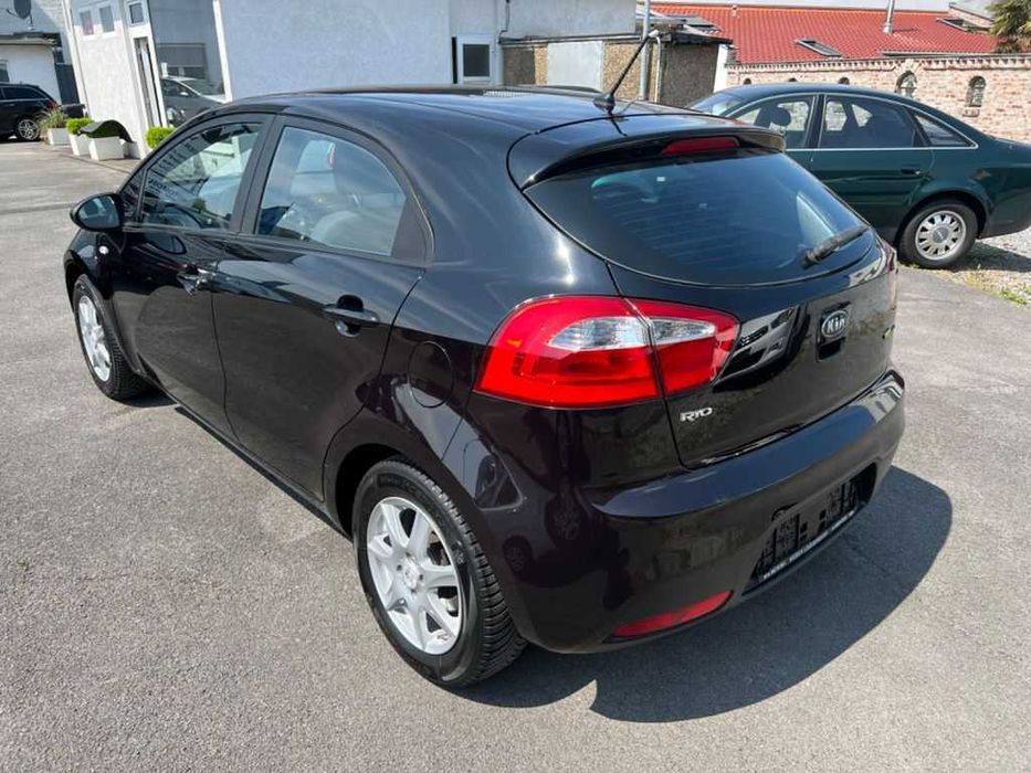 Бампер передній Kia Rio III разборка Кіа Ріо 3 запчастини